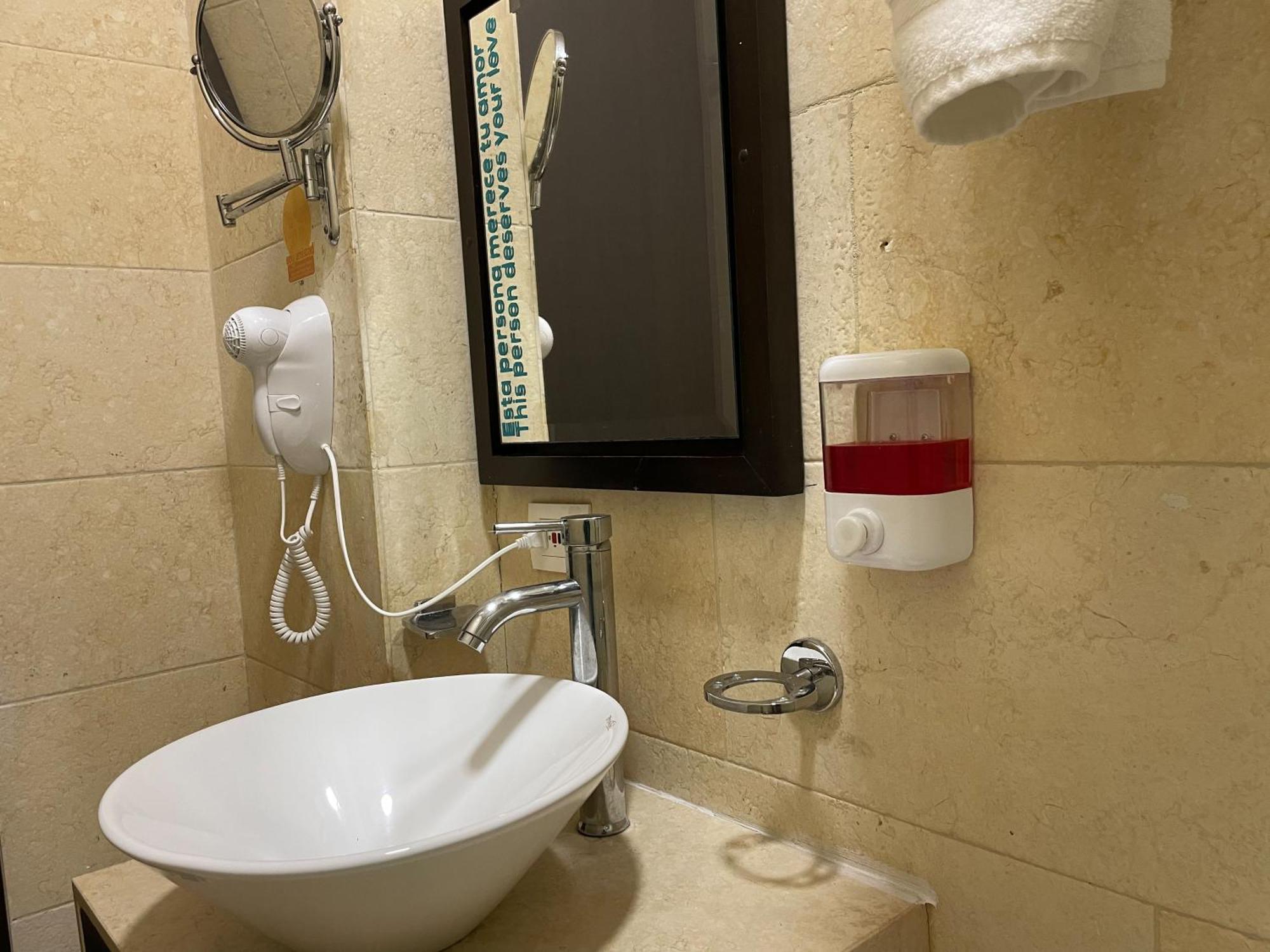 Hotel Bolivariana Plaza Medellín Eksteriør bilde