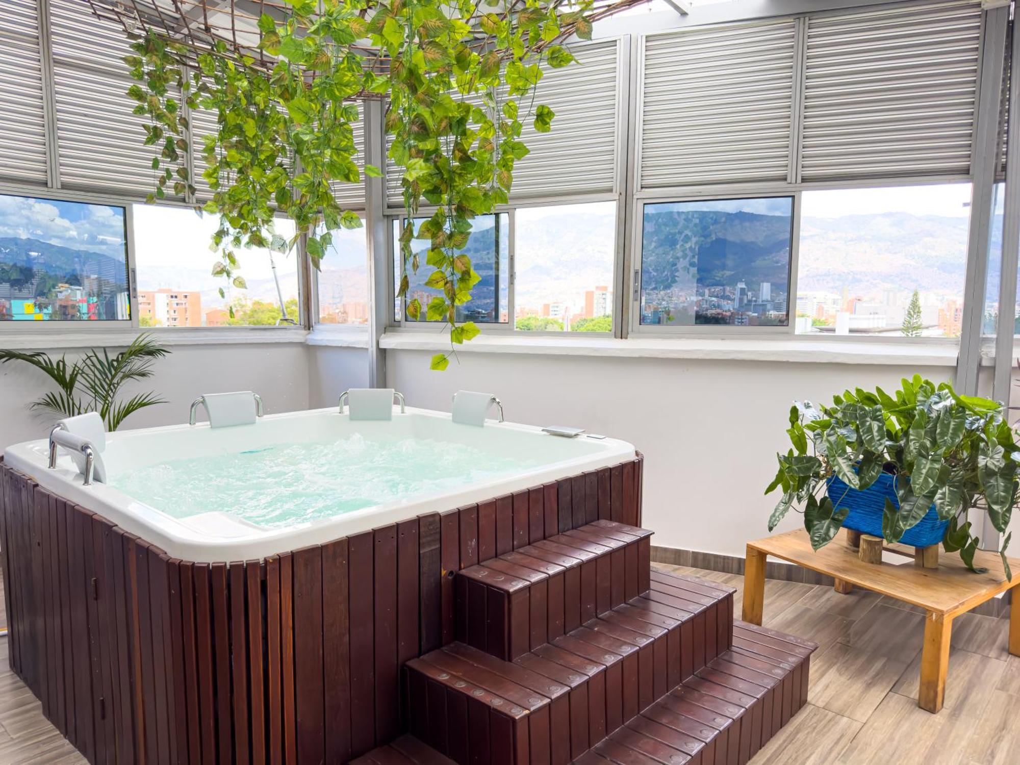 Hotel Bolivariana Plaza Medellín Eksteriør bilde
